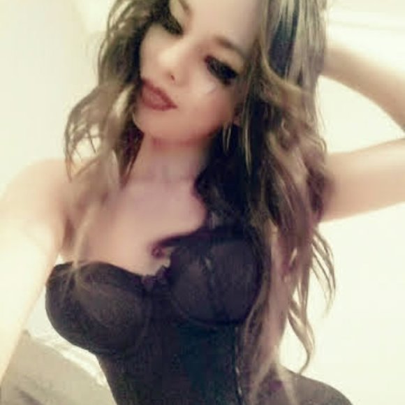 Meet your Posher, Merissa - Picture 2 of 4